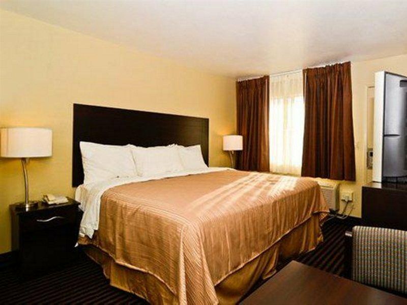 Americas Best Value Inn & Suites Эскондидо Экстерьер фото